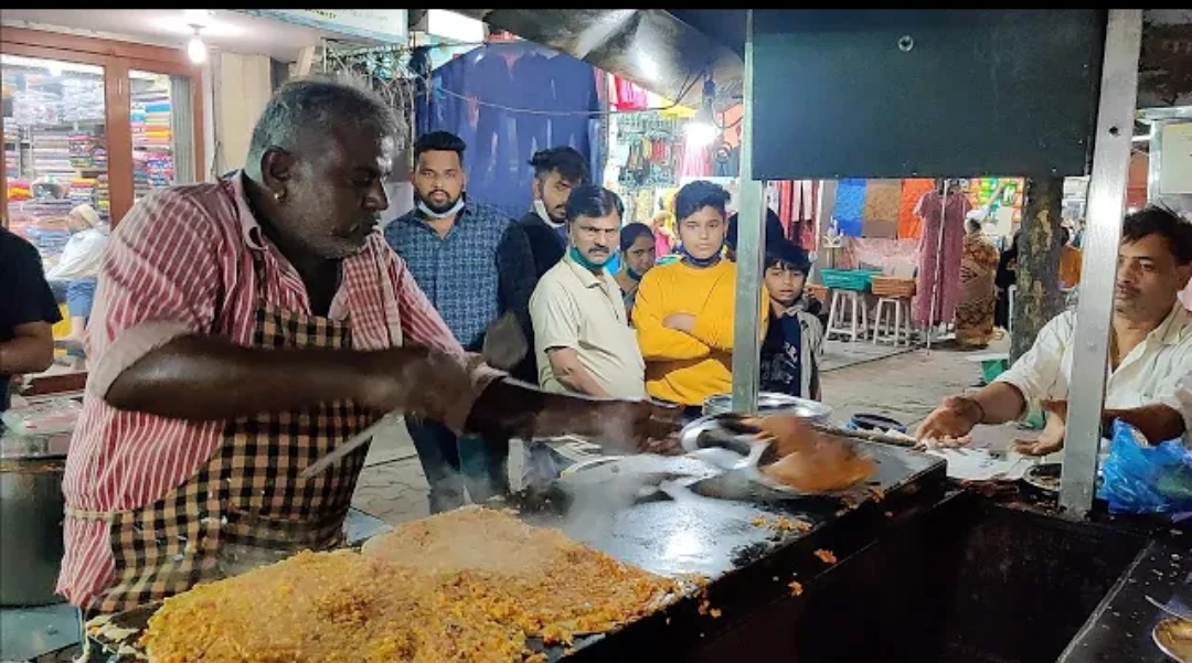 After Flying Dosa, Rajnikanth-Style Dosa By A Mumbai Food Stall Goes Viral